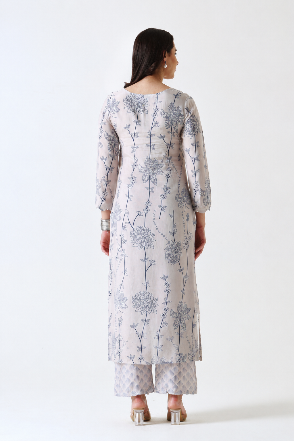 Printed Muslin Silk Kurta & Pant – Embroidered – Set of 2 – Misty Grey