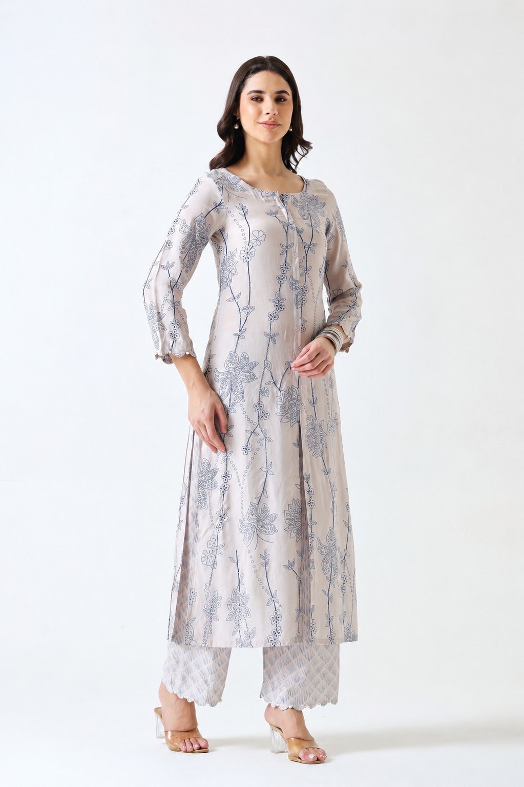 Printed Muslin Silk Kurta & Pant – Embroidered – Set of 2 – Misty Grey