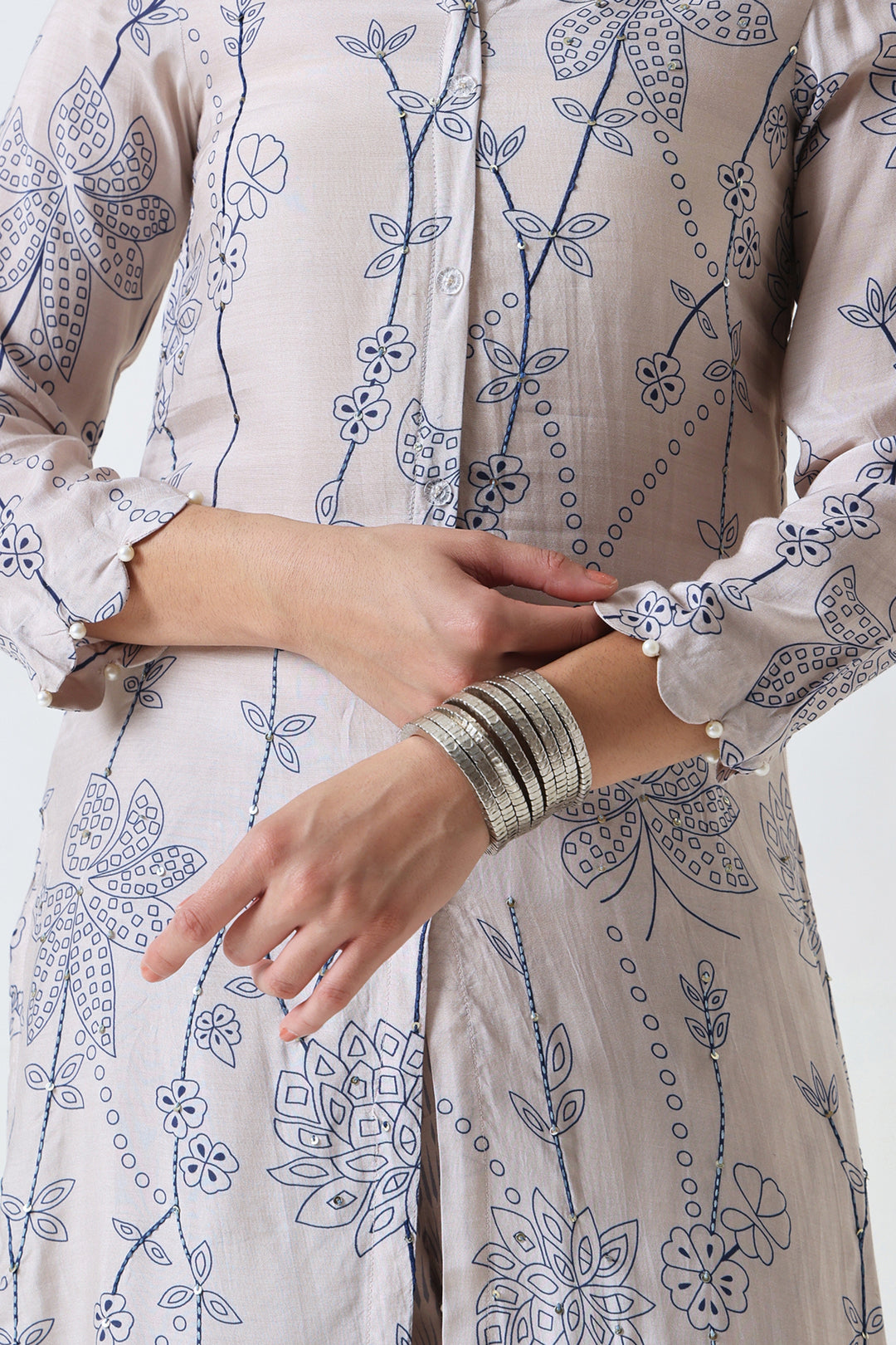 Printed Muslin Silk Kurta &amp; Pant – Embroidered – Set of 2 – Misty Grey