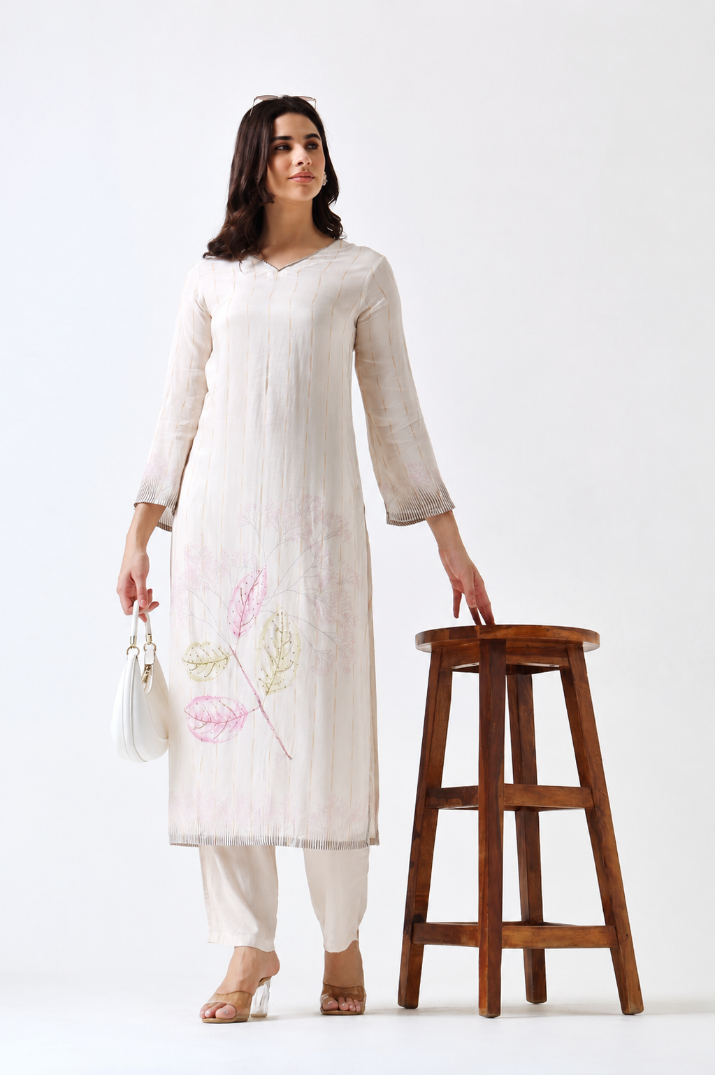 Printed Muslin Silk Kurta & Pant – Embroidered – Set of 2 – Off White