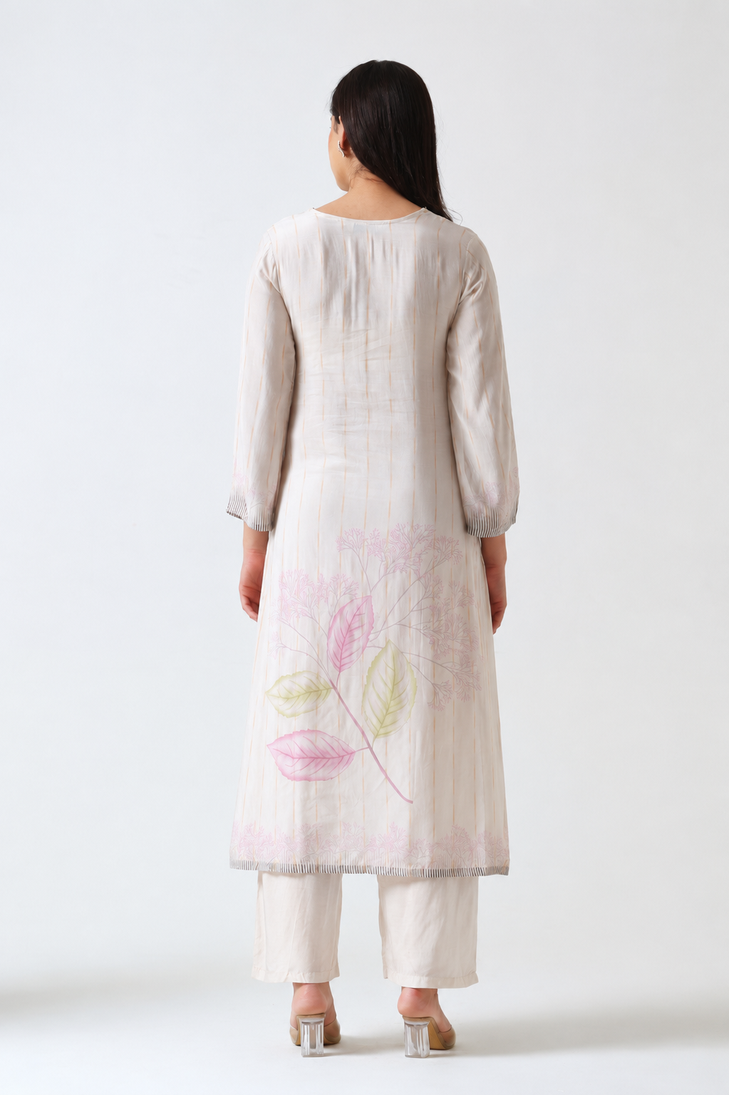 Printed Muslin Silk Kurta & Pant – Embroidered – Set of 2 – Off White