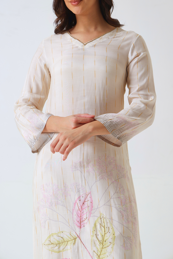 Printed Muslin Silk Kurta & Pant – Embroidered – Set of 2 – Off White