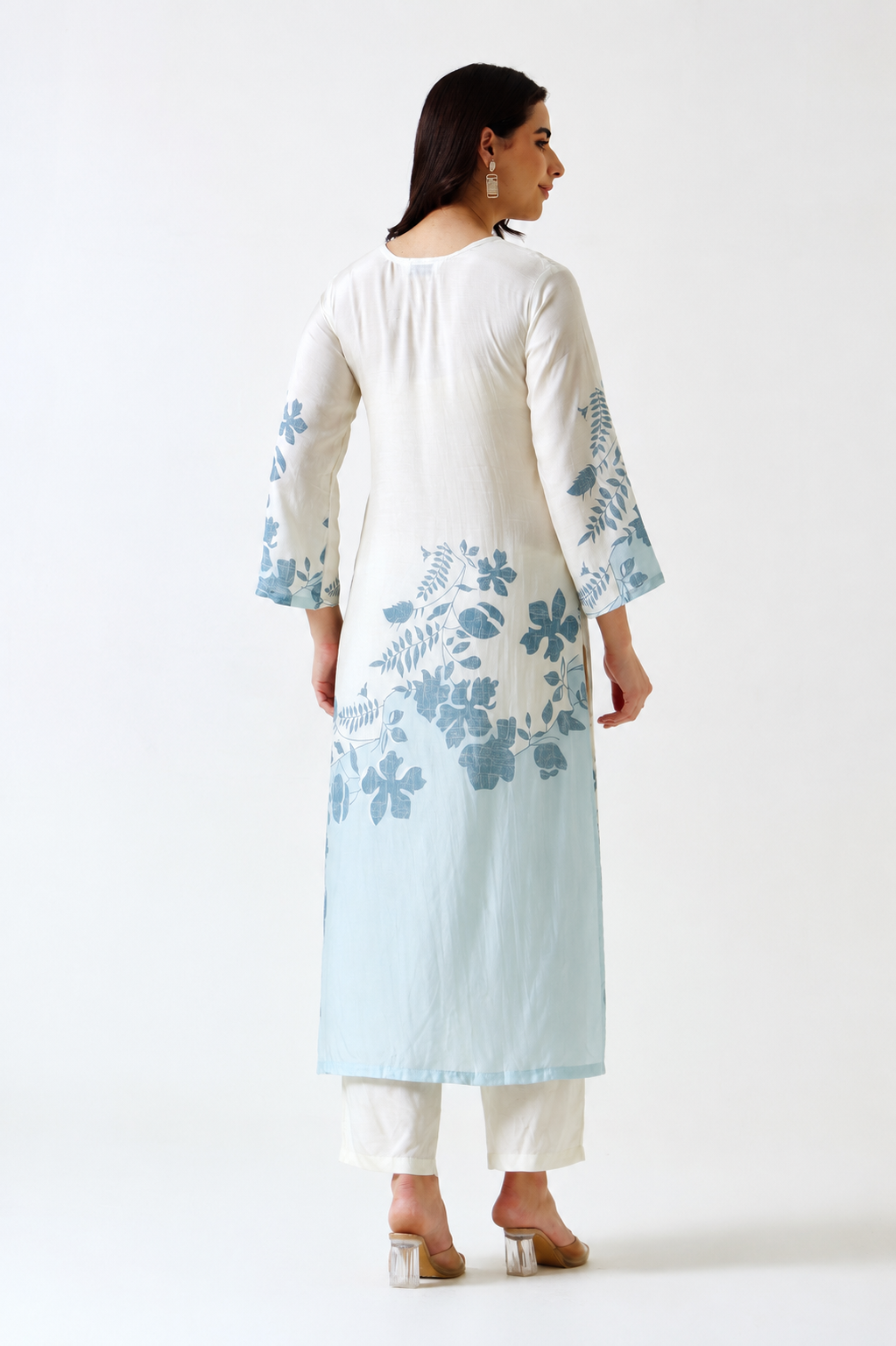 Printed Muslin Silk Kurta & Pant – Embroidered – Set of 2 – Off White