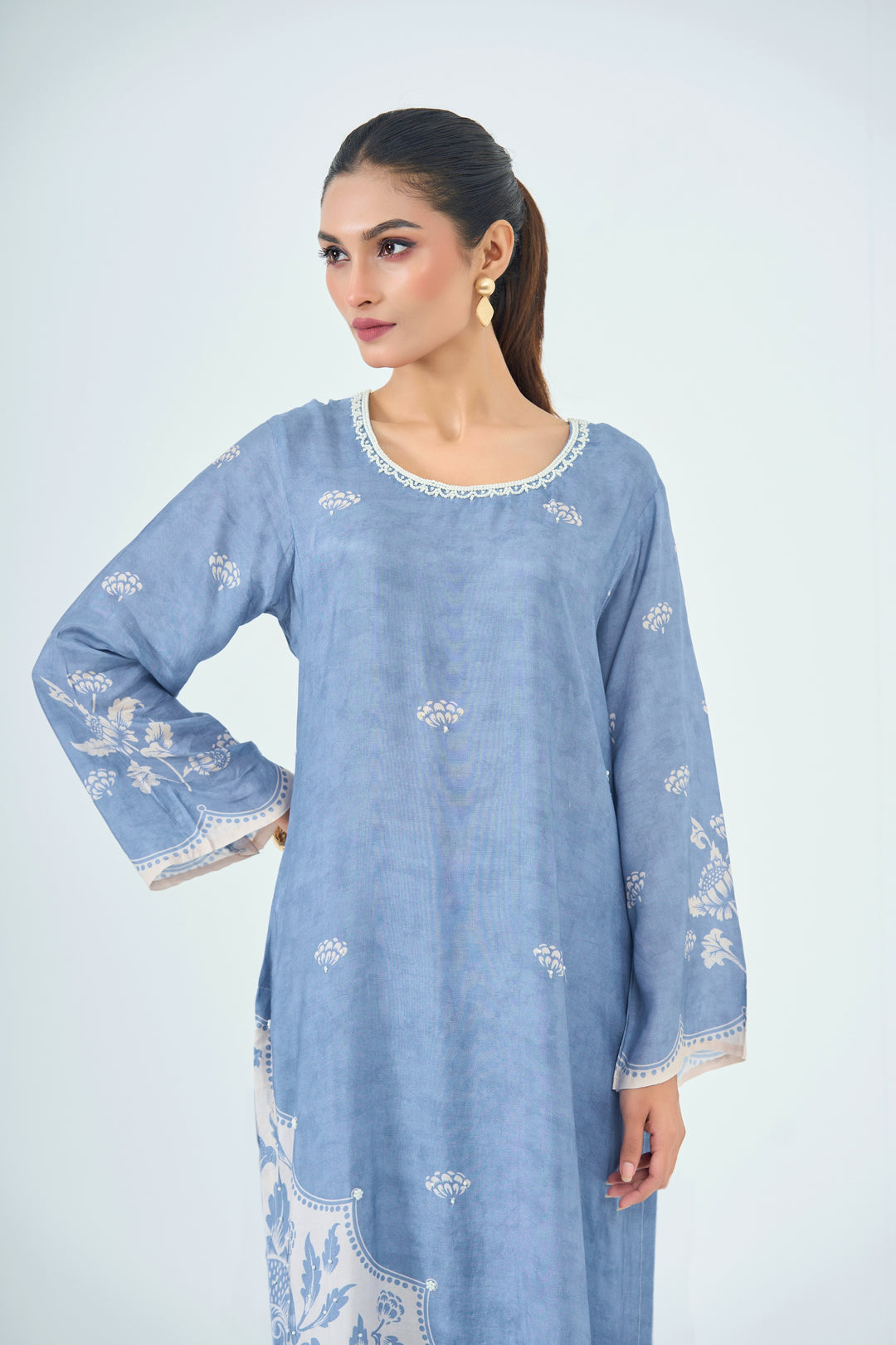 Printed Muslin Silk Kurta &amp; Pant – Pearl Embellished – Set of 2 – Blue