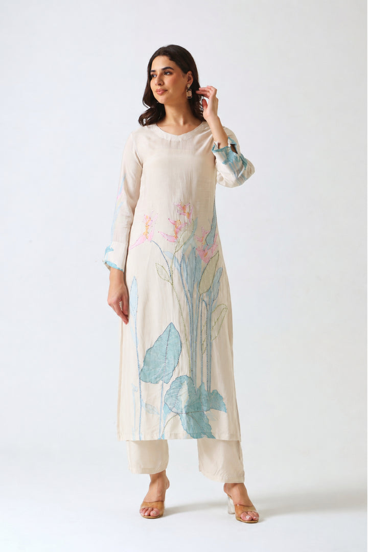 Printed Muslin Silk Kurta & Pant – Hand Embroidered – Set of 2 – Off White