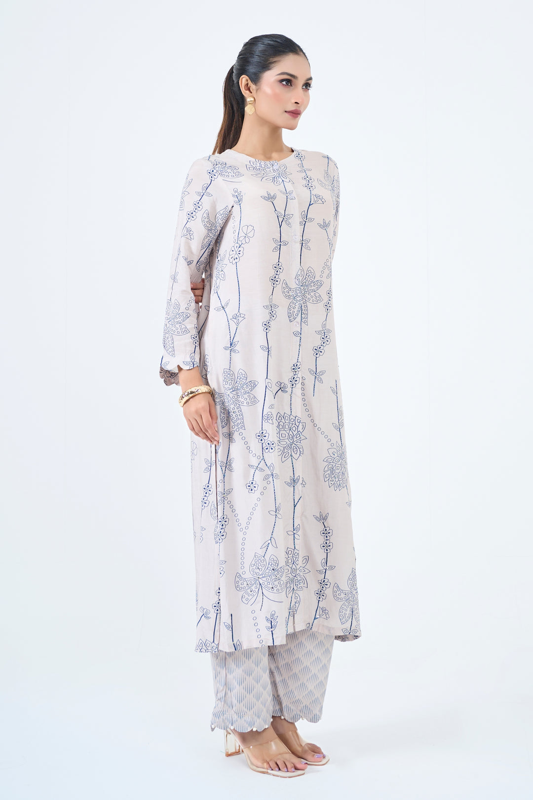 Printed Muslin Silk Kurta &amp; Pant – Embroidered – Set of 2 – Misty Grey