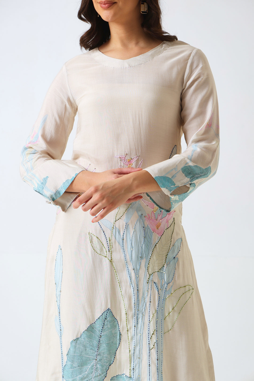 Printed Muslin Silk Kurta & Pant – Hand Embroidered – Set of 2 – Off White