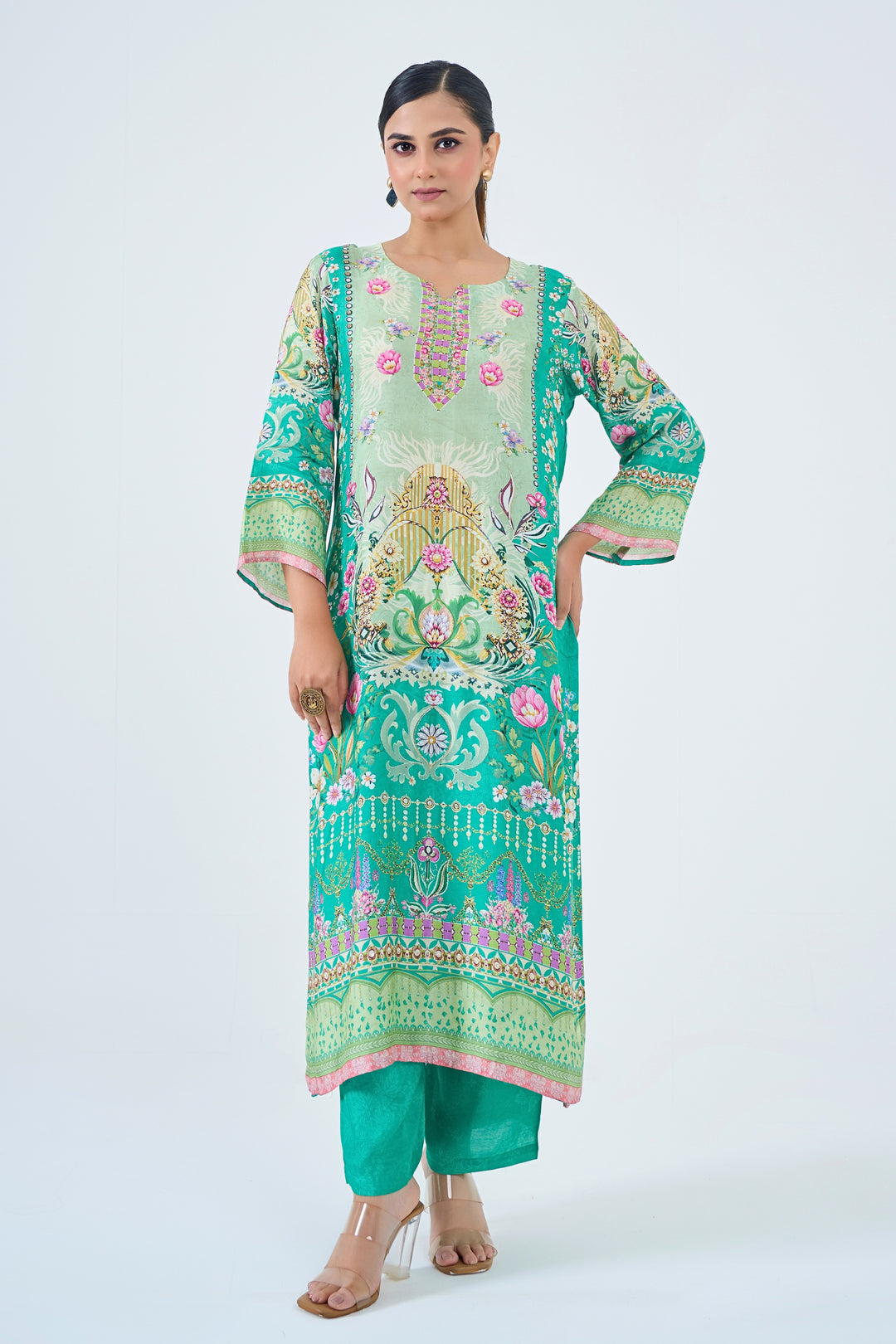 Printed Muslin Silk Kurta &amp; Pant Set - Hand Embroidered – Green