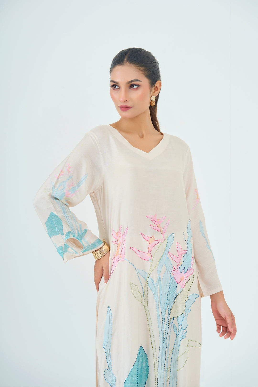 Printed Muslin Silk Kurta &amp; Pant – Hand Embroidered – Set of 2 – Off White