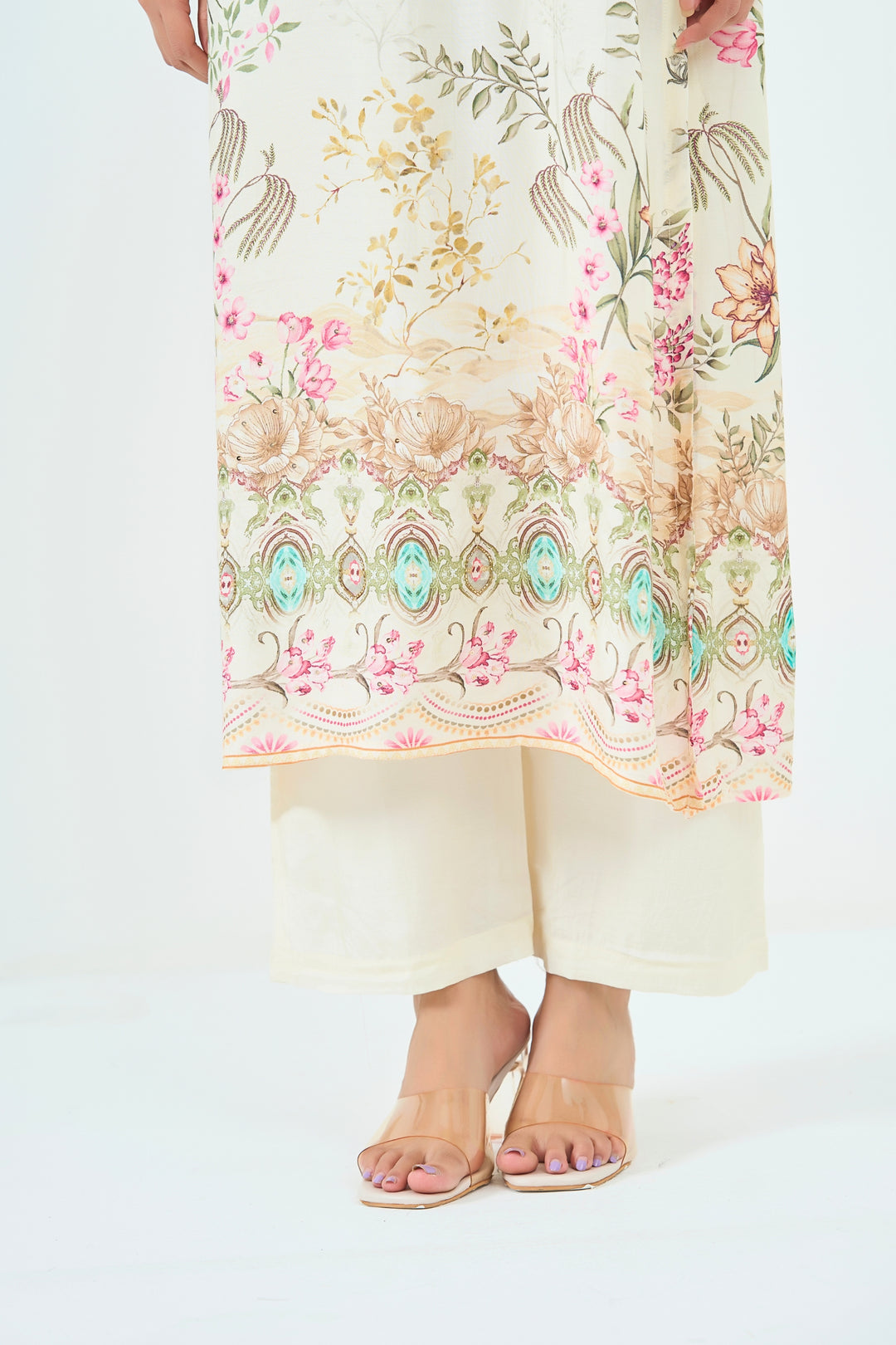 Printed Muslin Silk Kurta &amp; Pant Set – Hand Embroidered - Off-White