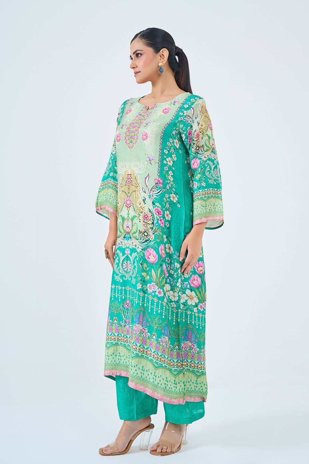 Printed Muslin Silk Kurta &amp; Pant Set - Hand Embroidered – Green