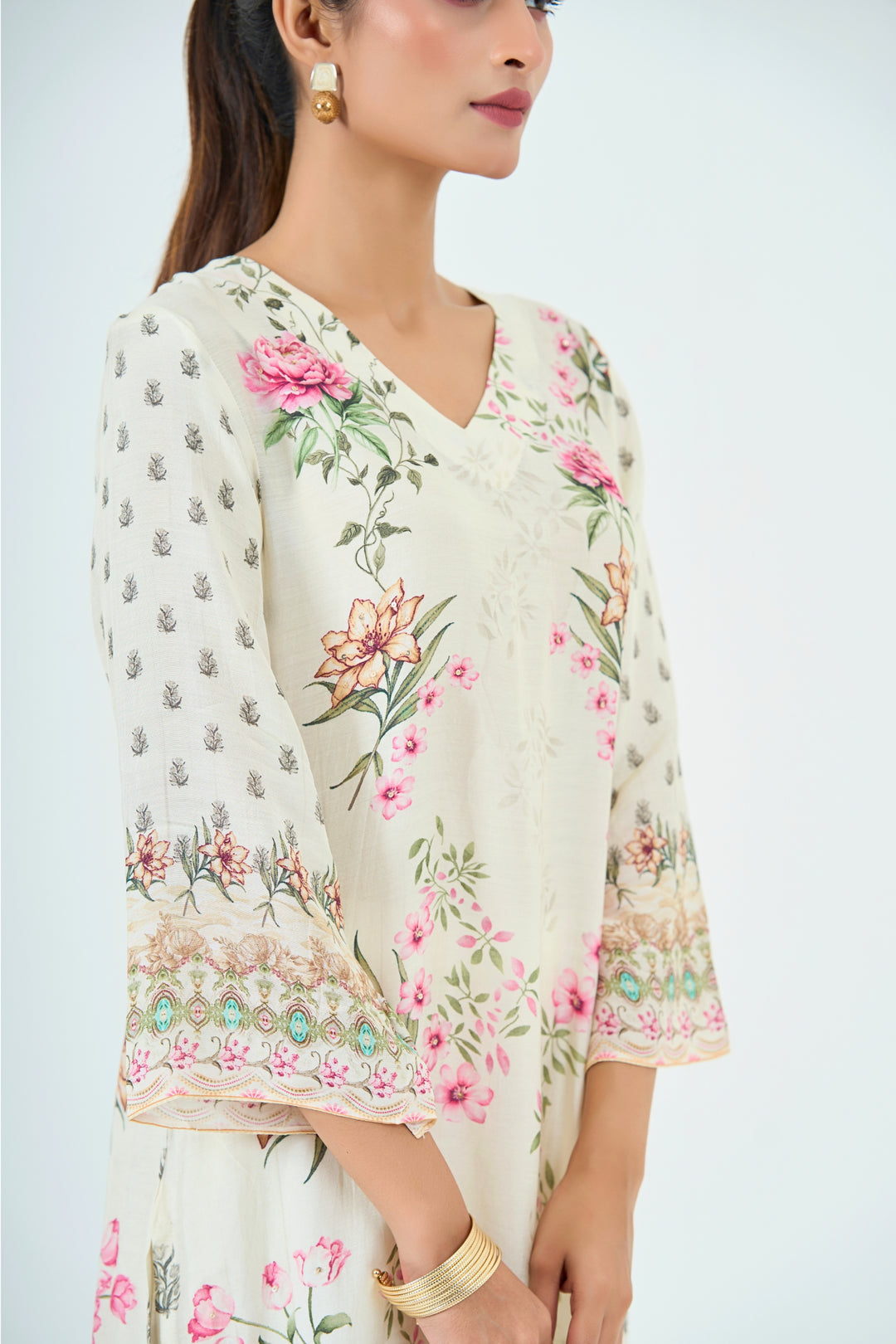 Printed Muslin Silk Kurta &amp; Pant Set – Hand Embroidered - Off-White