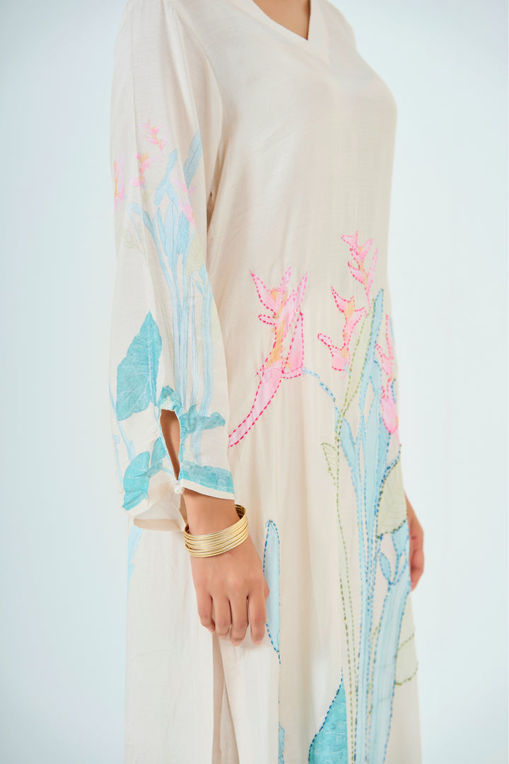 Printed Muslin Silk Kurta &amp; Pant – Hand Embroidered – Set of 2 – Off White