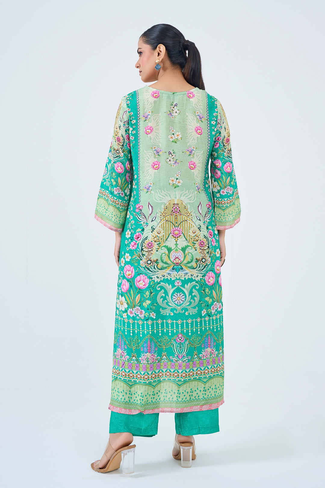 Printed Muslin Silk Kurta &amp; Pant Set - Hand Embroidered – Green