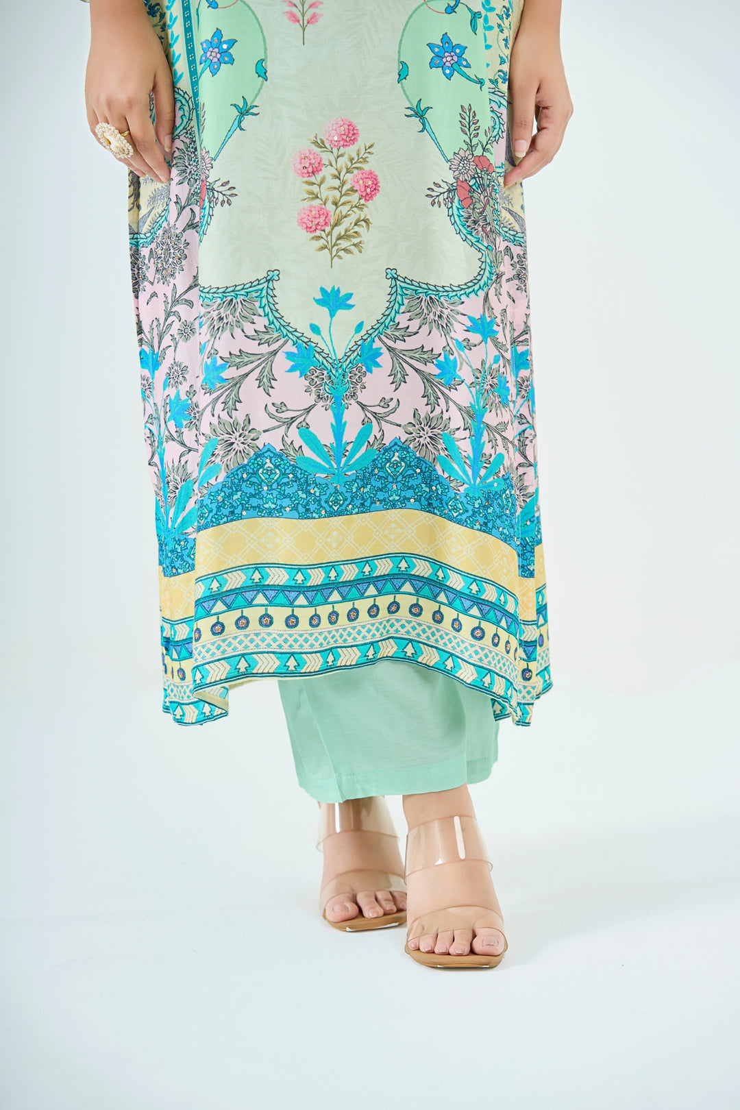 Printed Muslin Silk Kurta &amp; Pant Set - Hand Embroidered – Mint Green