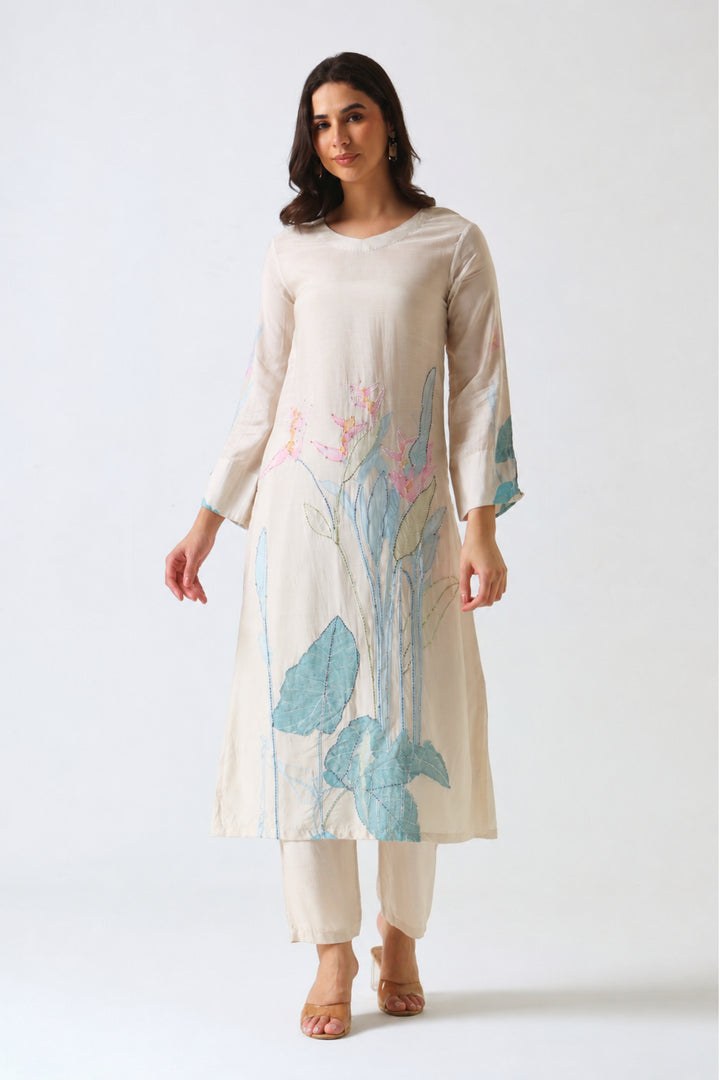 Printed Muslin Silk Kurta & Pant – Hand Embroidered – Set of 2 – Off White