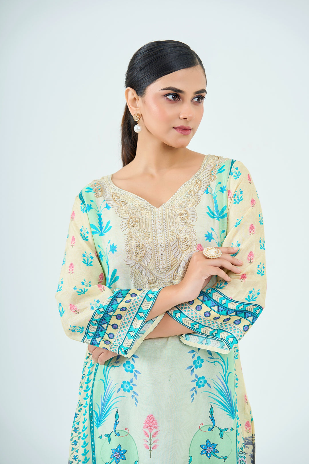 Printed Muslin Silk Kurta &amp; Pant Set - Hand Embroidered – Mint Green
