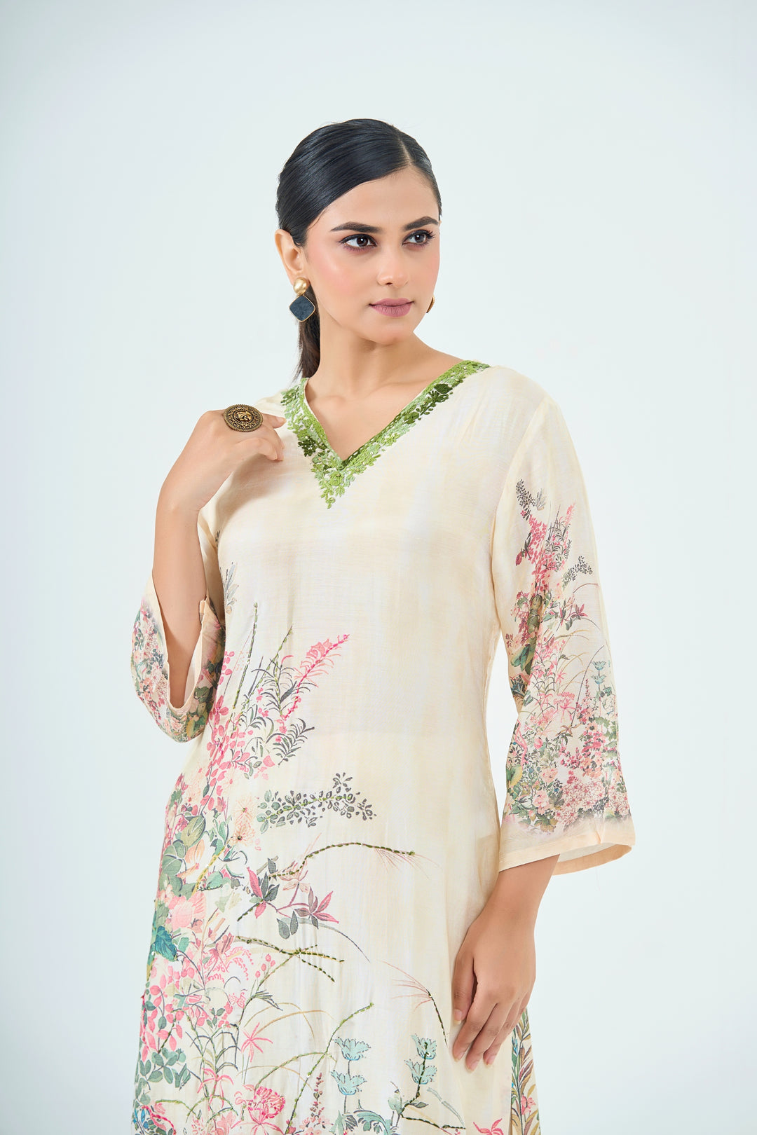 Printed Muslin Silk Kurta &amp; Pant Set - Hand Embroidered – Off White