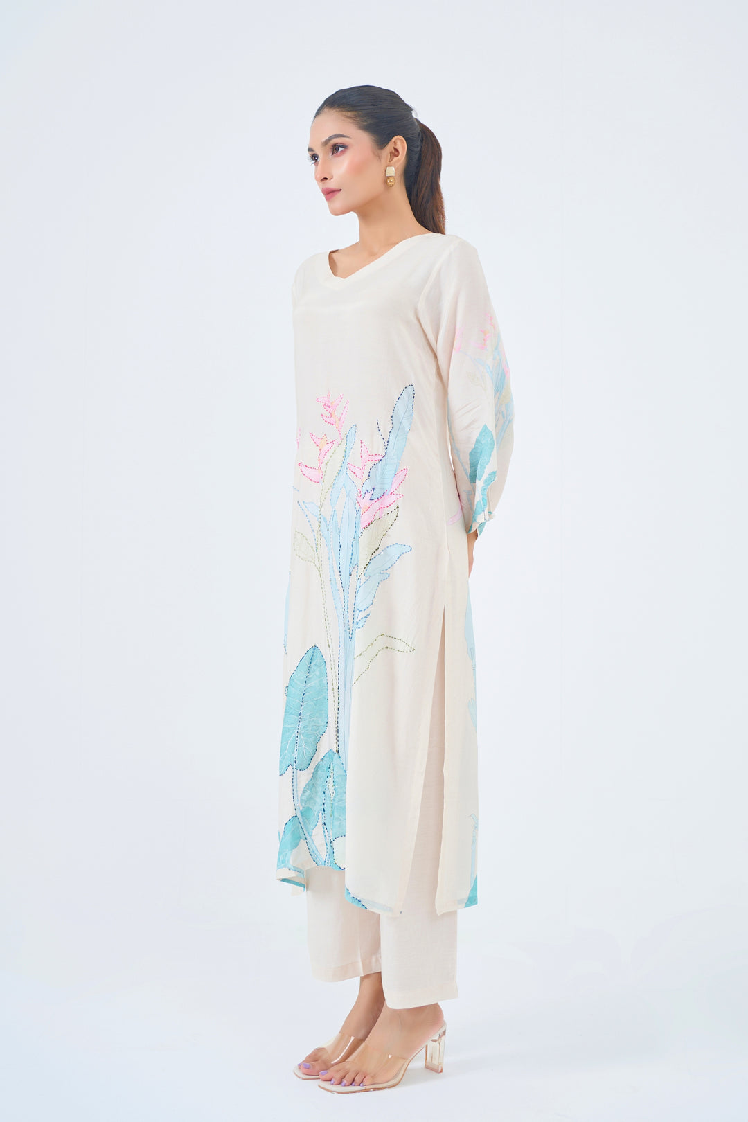 Printed Muslin Silk Kurta &amp; Pant – Hand Embroidered – Set of 2 – Off White