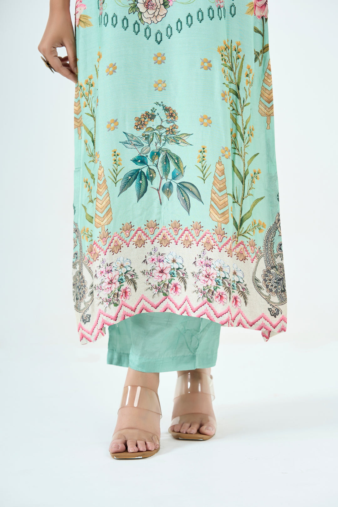 Printed Muslin Silk Kurta &amp; Pant Set – Hand Embroidered - Mint Green