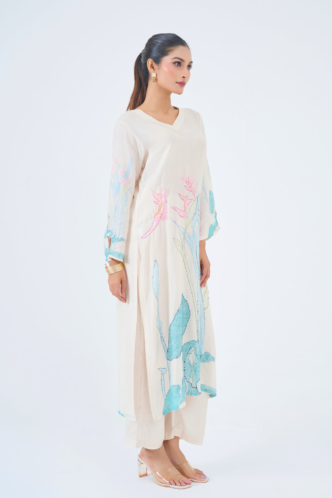 Printed Muslin Silk Kurta &amp; Pant – Hand Embroidered – Set of 2 – Off White