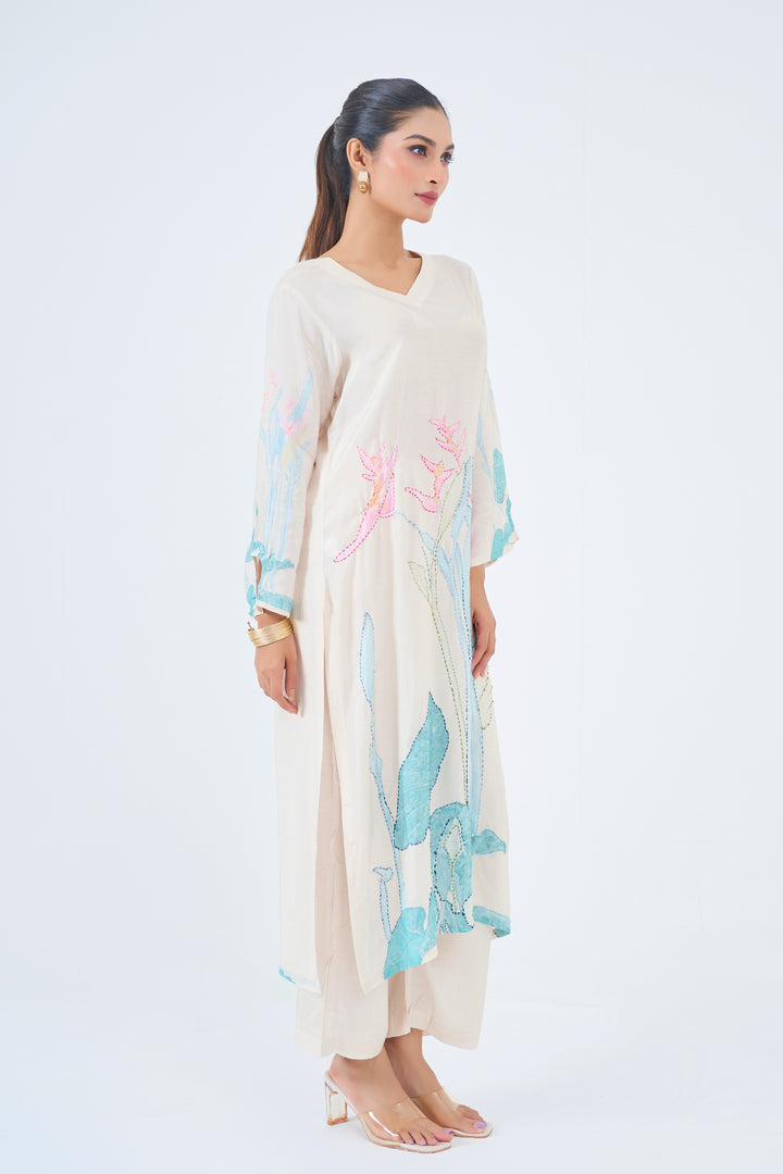 Printed Muslin Silk Kurta &amp; Pant – Hand Embroidered – Set of 2 – Off White