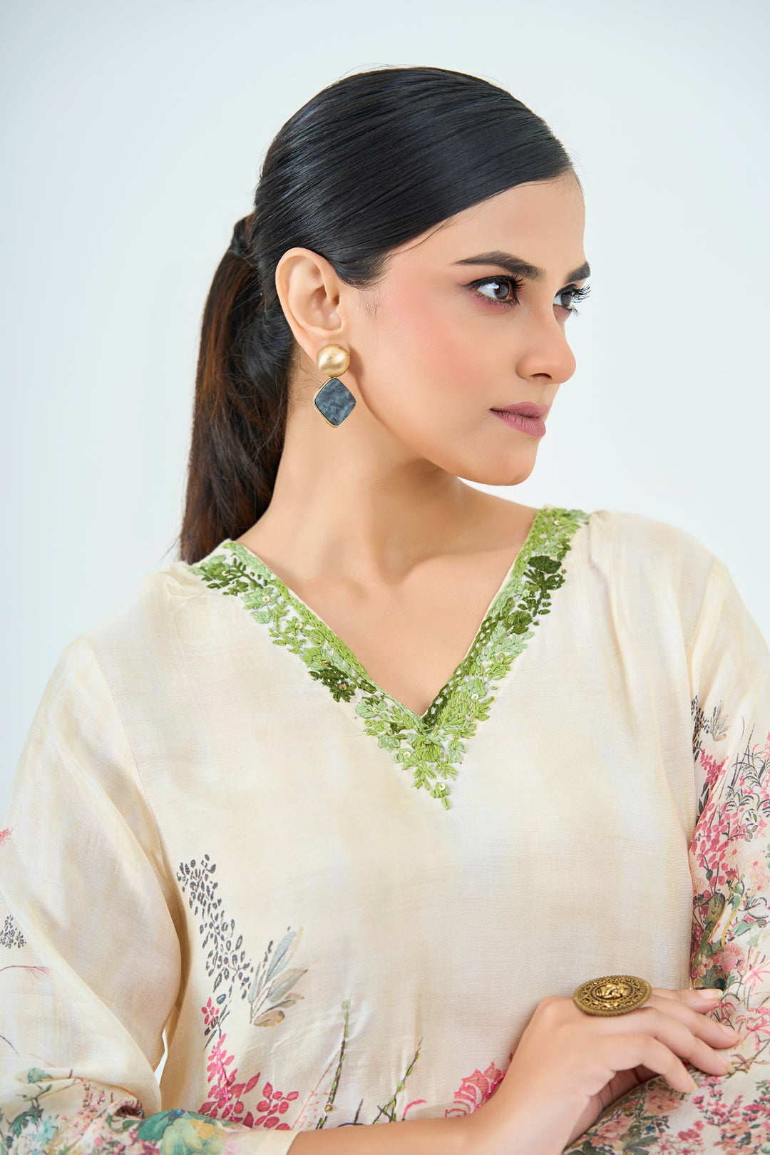 Printed Muslin Silk Kurta &amp; Pant Set - Hand Embroidered – Off White