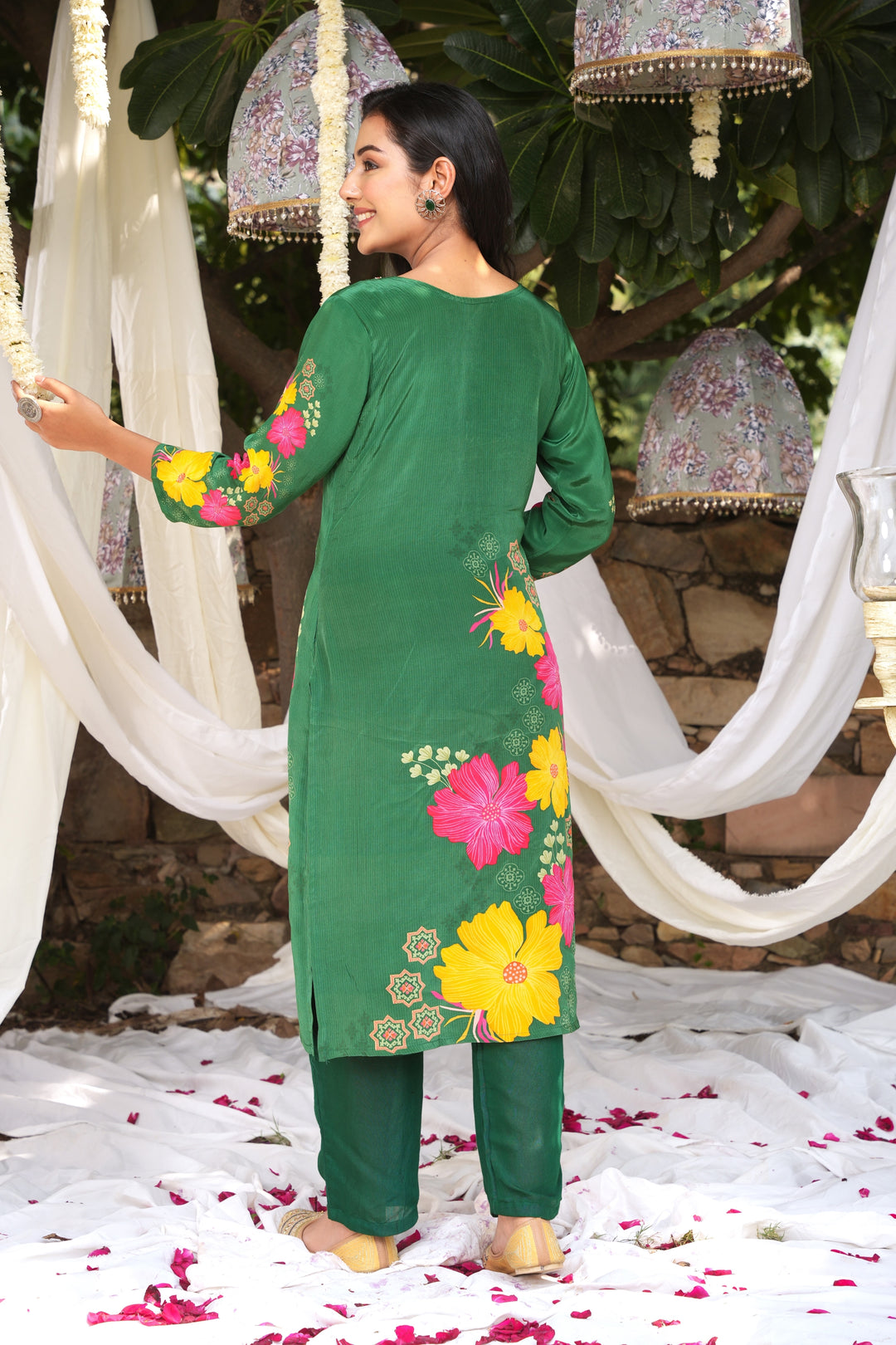 WOMEN'S FLORAL PRINTED - DABKA, DOREE, PEARL & CUTDANA EMBROIDERED - STRAIGHT KURTA, PANT SET OF 2 - GREEN