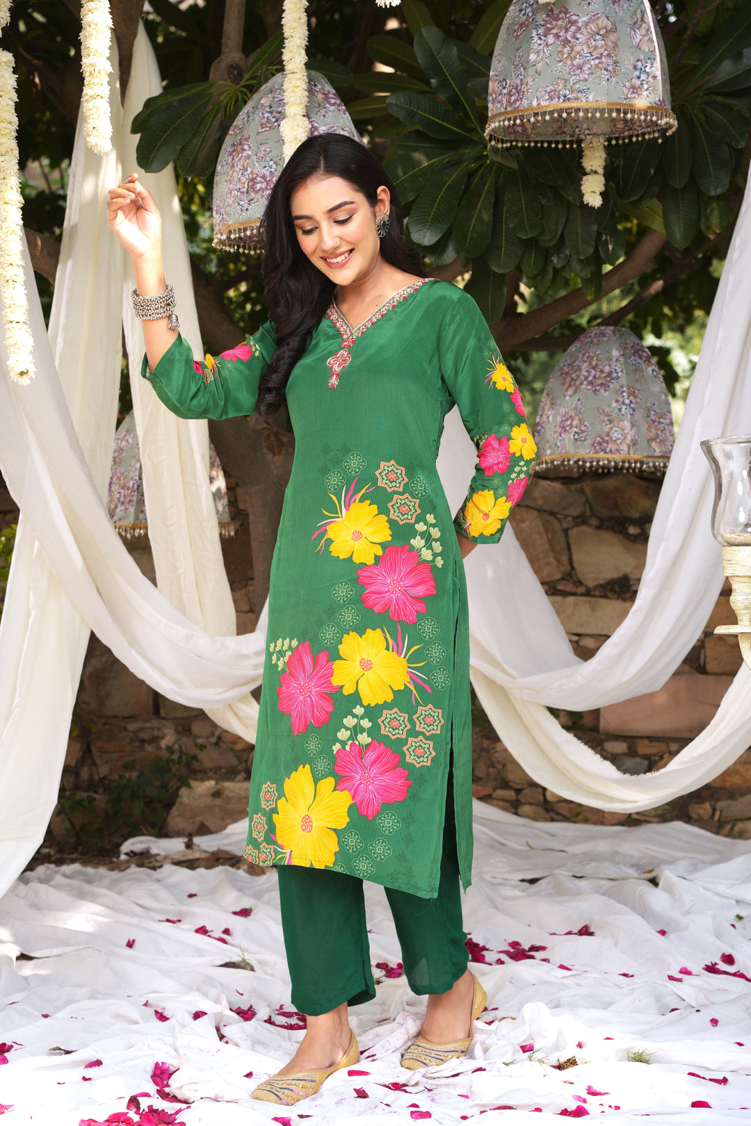 WOMEN'S FLORAL PRINTED - DABKA, DOREE, PEARL & CUTDANA EMBROIDERED - STRAIGHT KURTA, PANT SET OF 2 - GREEN