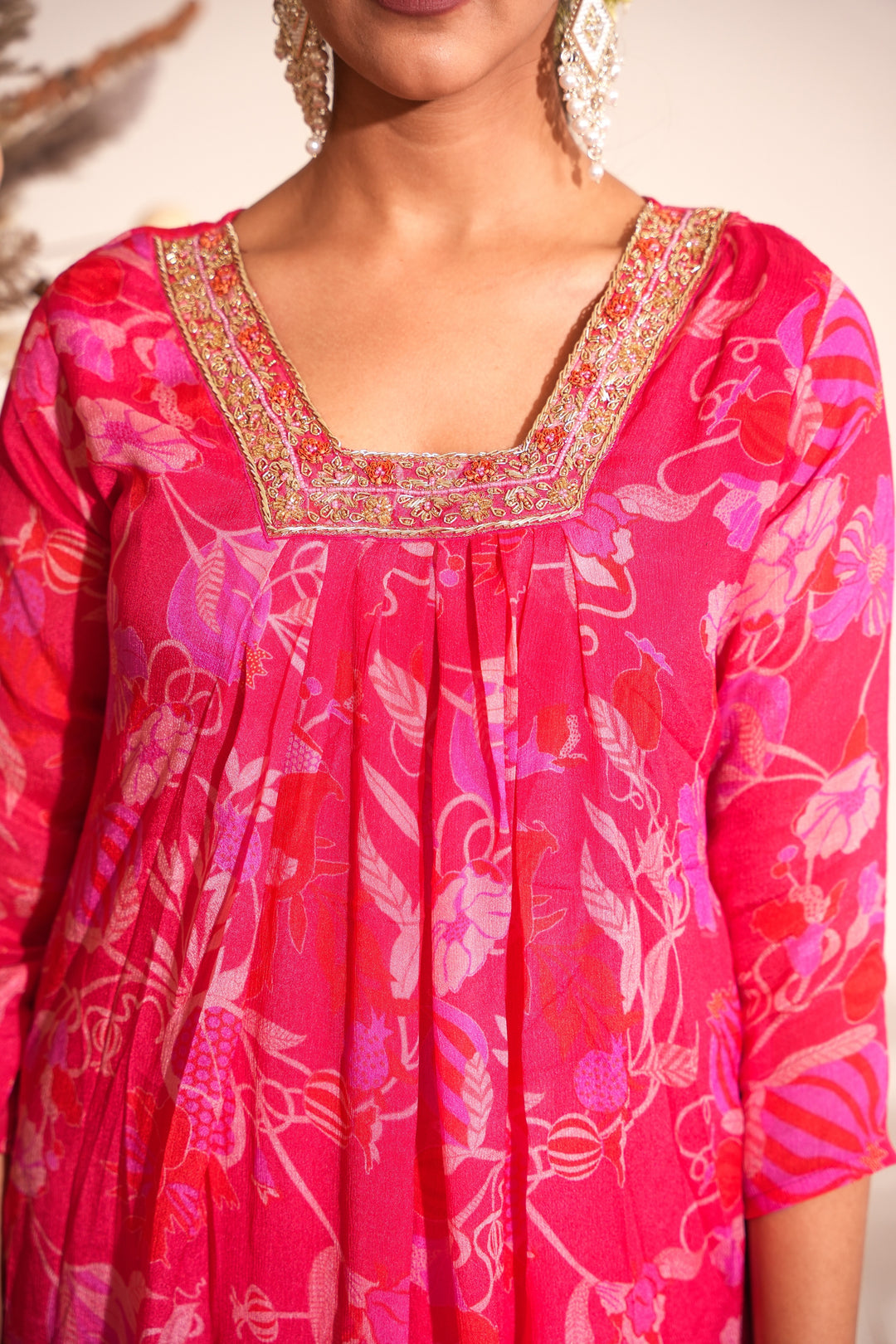 WOMEN'S FLORAL PRINTED - EMBROIDERED WITH CUTDANA & HANDWORK  - STRAIGHT KURTA, PANT SET OF 2 - PINK