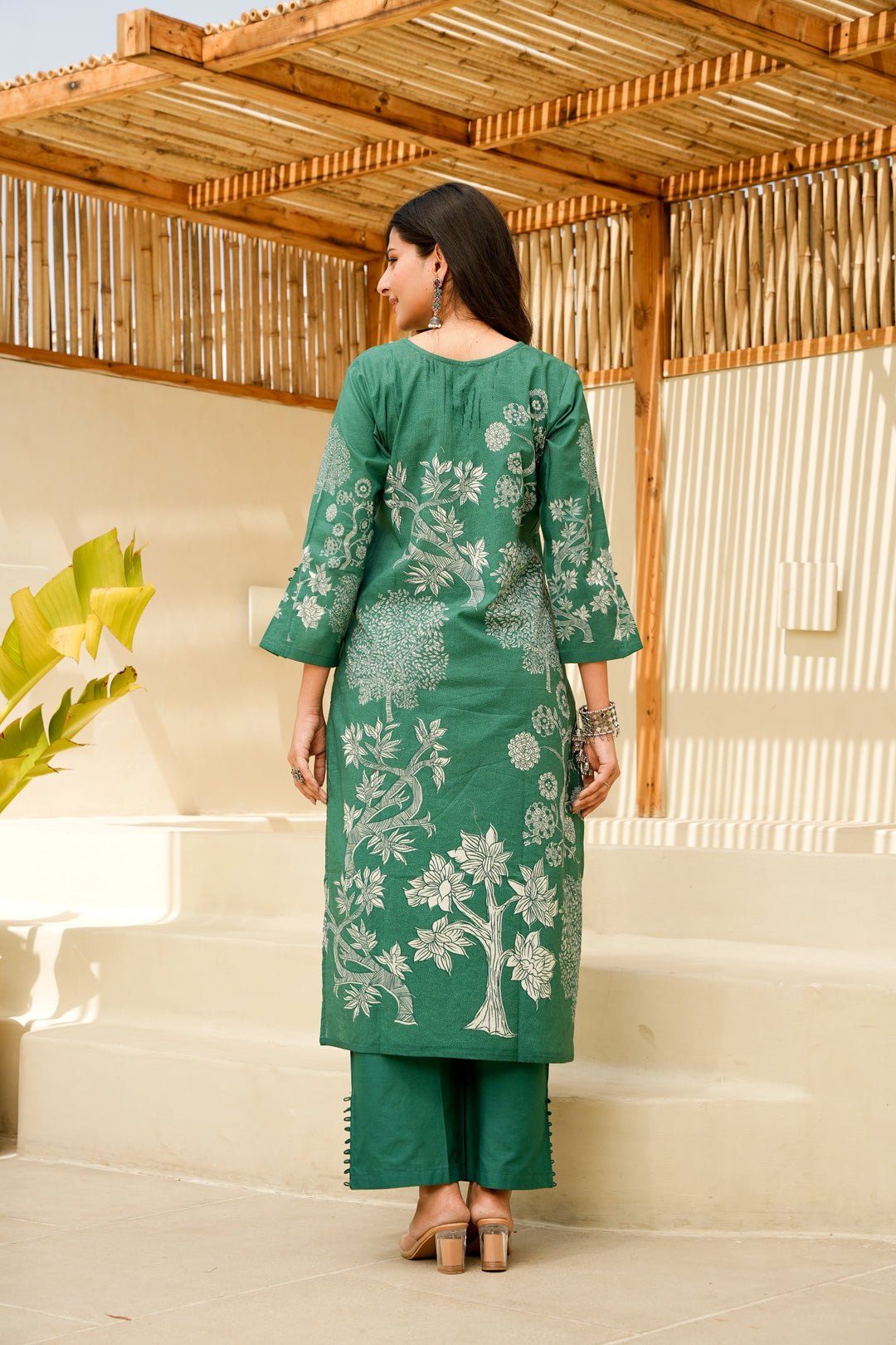 FLORAL PRINTED COTTON KURTA & PANT - HAND EMBROIDERED - SET OF 2 - GREEN