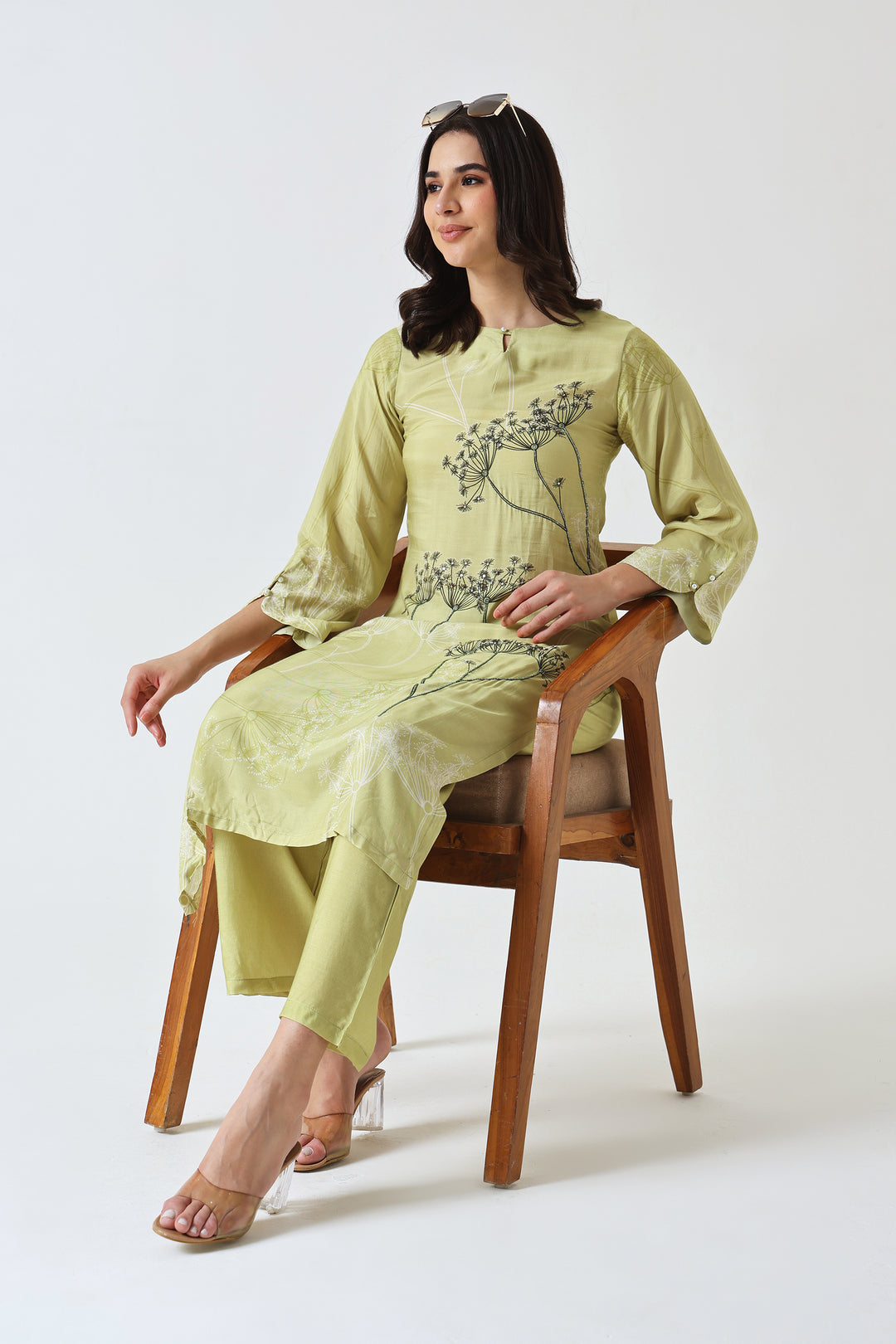 Printed Muslin Silk Kurta & Pant – Embroidered – Set of 2 – Green