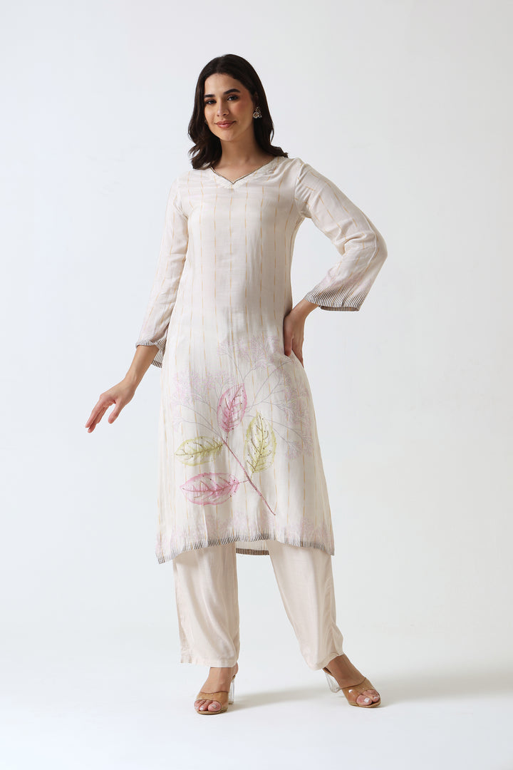 Printed Muslin Silk Kurta & Pant – Embroidered – Set of 2 – Off White