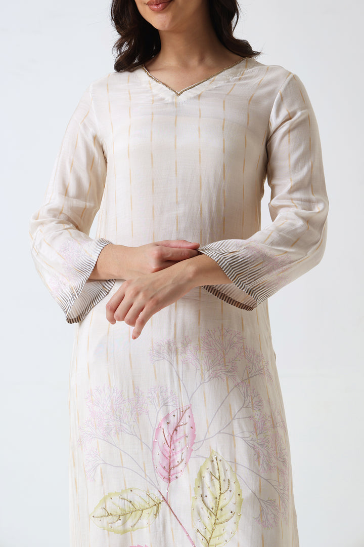 Printed Muslin Silk Kurta & Pant – Embroidered – Set of 2 – Off White