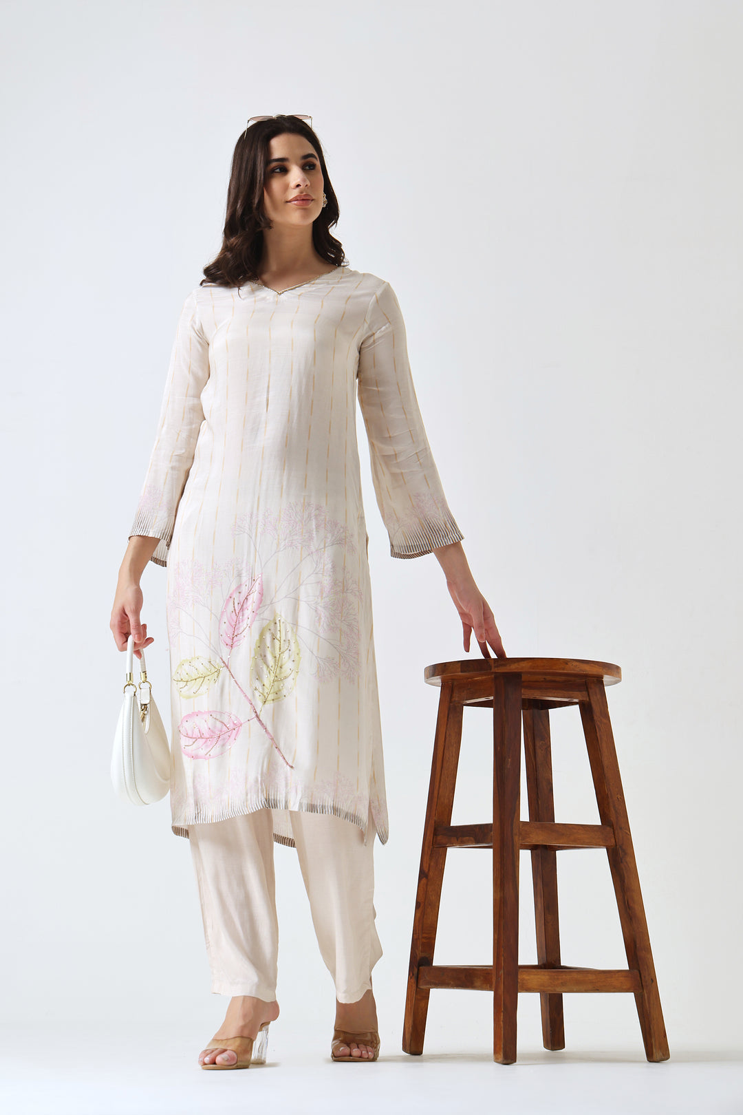 Printed Muslin Silk Kurta & Pant – Embroidered – Set of 2 – Off White