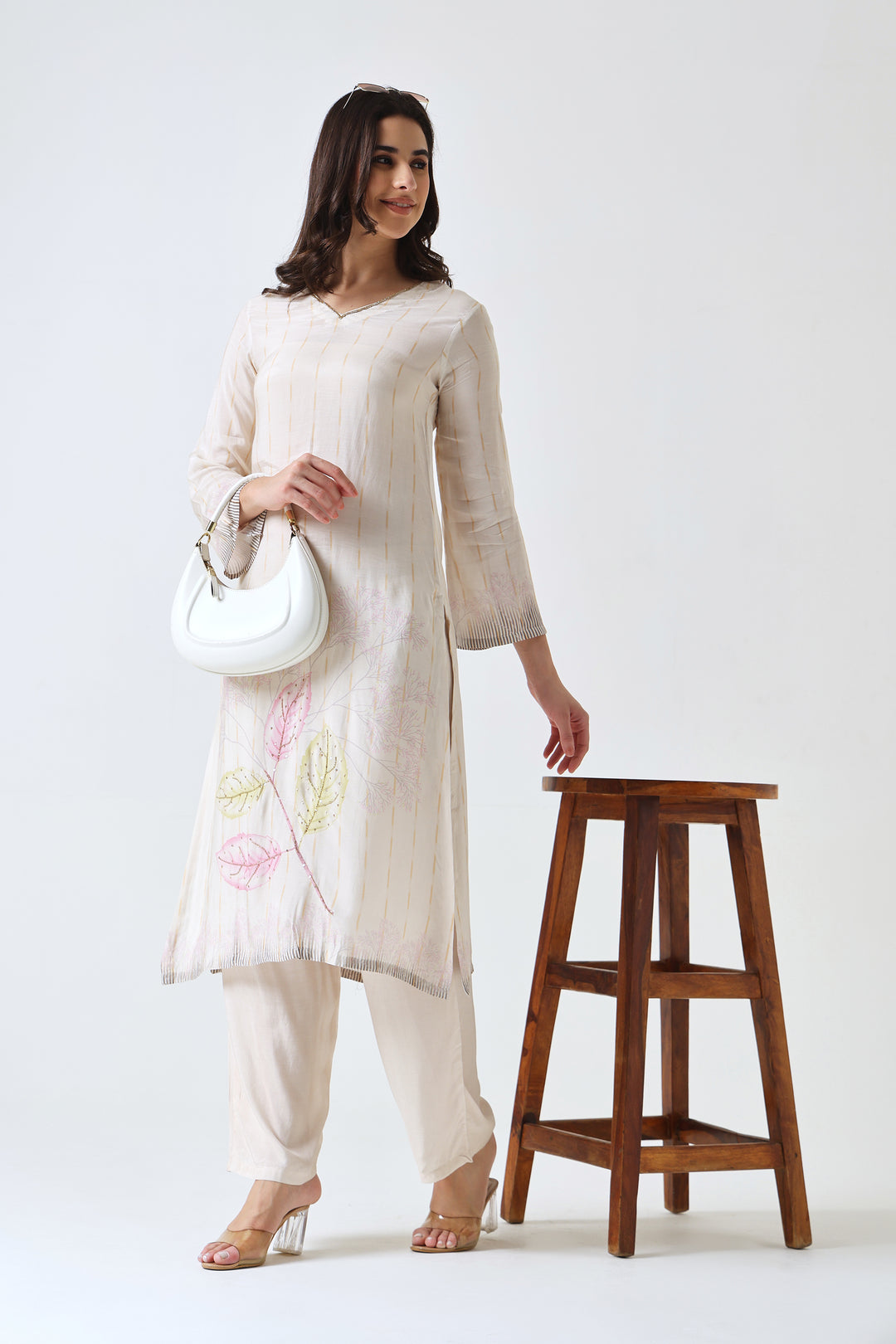 Printed Muslin Silk Kurta & Pant – Embroidered – Set of 2 – Off White