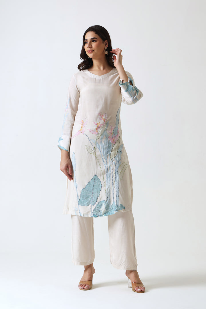 Printed Muslin Silk Kurta & Pant – Hand Embroidered – Set of 2 – Off White