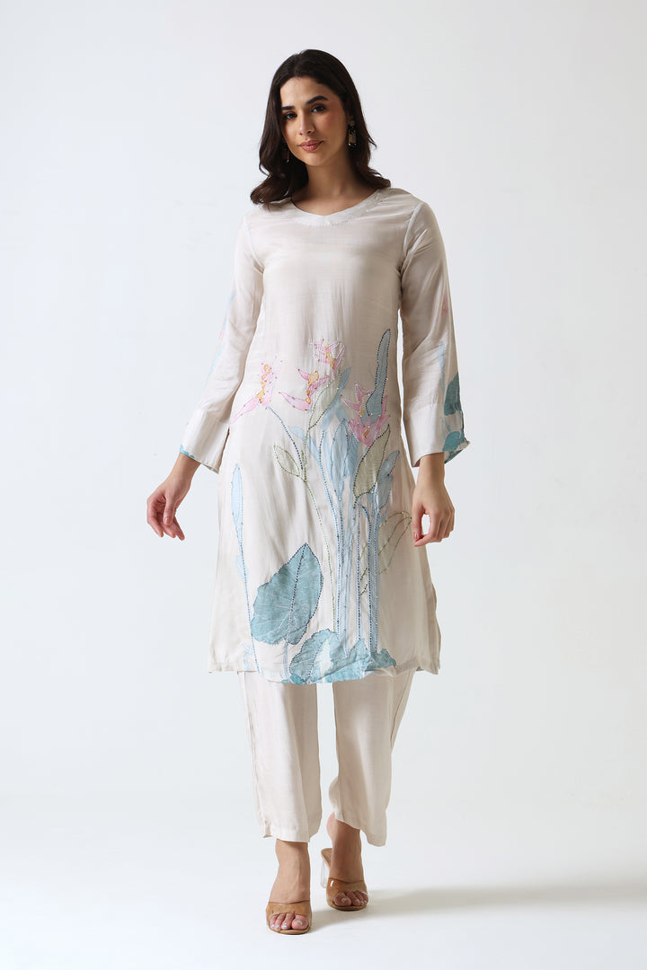 Printed Muslin Silk Kurta & Pant – Hand Embroidered – Set of 2 – Off White