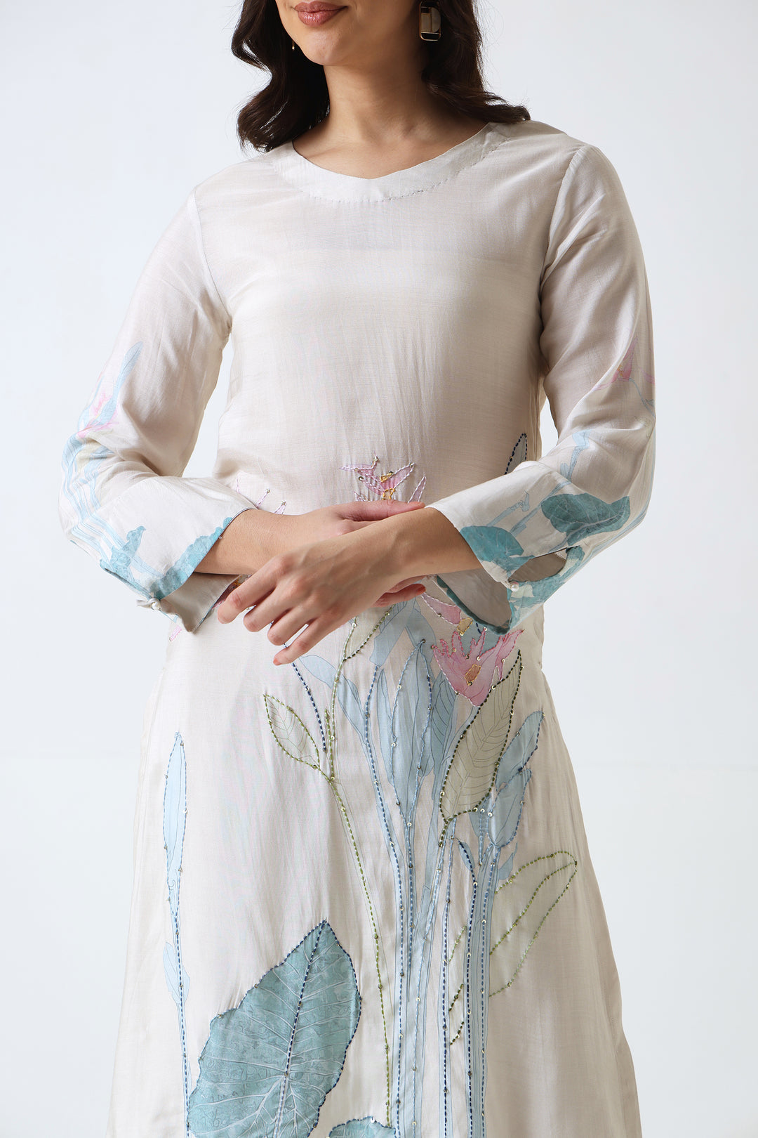 Printed Muslin Silk Kurta & Pant – Hand Embroidered – Set of 2 – Off White