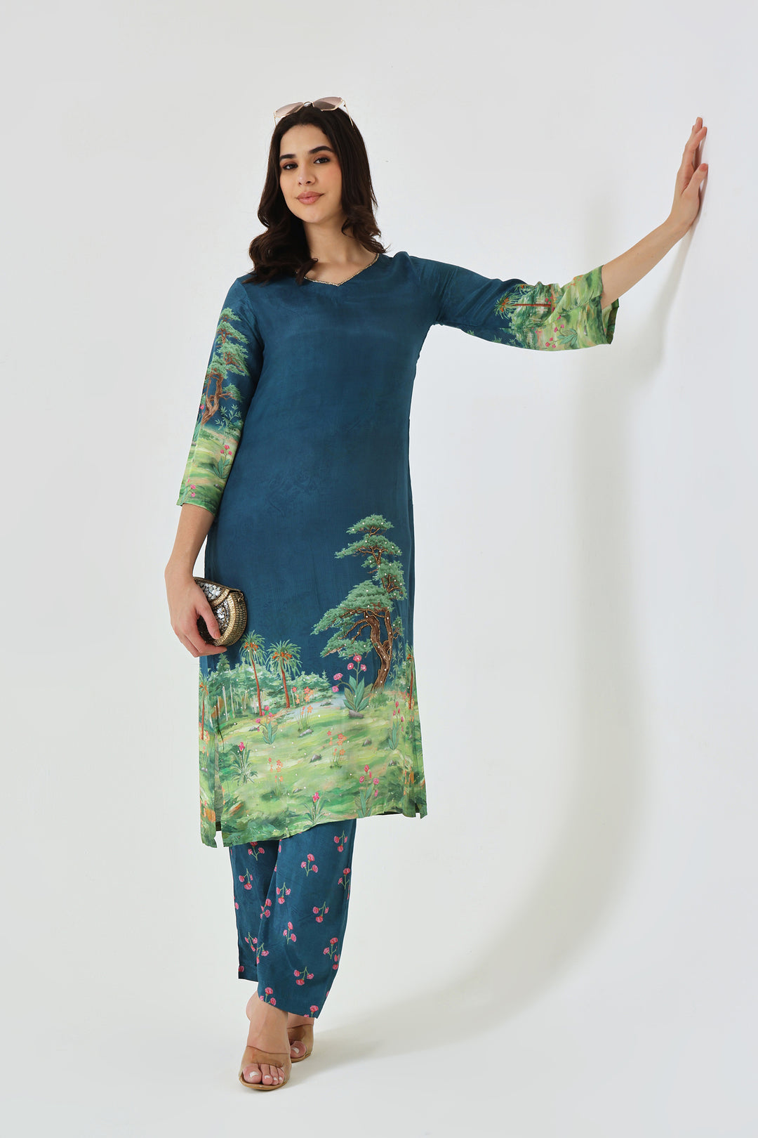 Printed Muslin Silk Kurta & Pant – Han Embroidered – Set of 2 – Blue