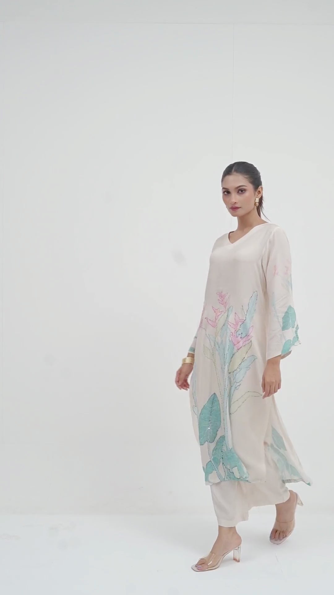 Printed Muslin Silk Kurta &amp; Pant – Hand Embroidered – Set of 2 – Off White