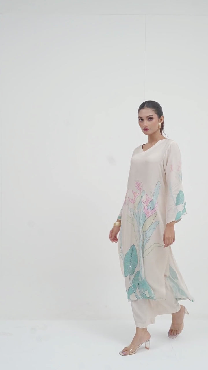 Printed Muslin Silk Kurta &amp; Pant – Hand Embroidered – Set of 2 – Off White