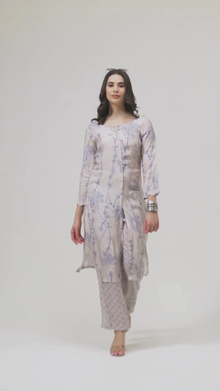 Printed Muslin Silk Kurta & Pant – Embroidered – Set of 2 – Misty Grey