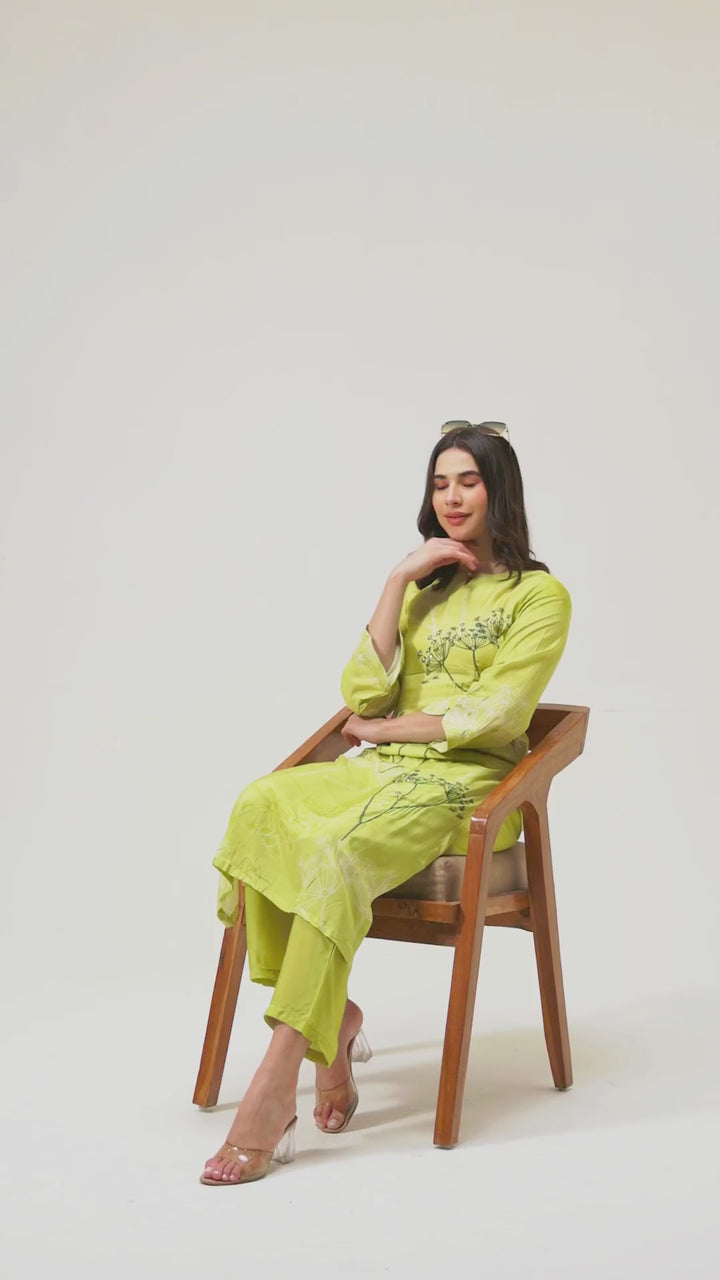 Printed Muslin Silk Kurta & Pant – Embroidered – Set of 2 – Green